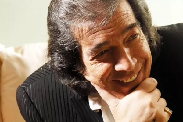 Cacho Castaña fue internado por una neumonía