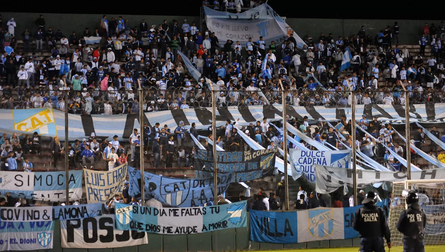 Los hinchas de Atlético volverán a decir presente en el Martearena. LA GACETA/ARCHIVO
