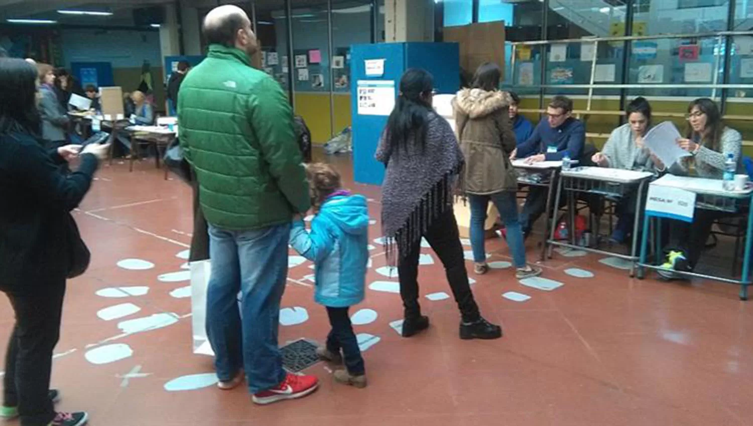 Hoy no habrá clases en escuelas y colegios donde se haya votado en las PASO