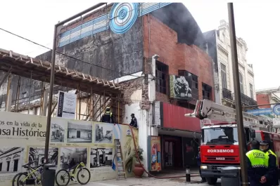 El incendio en un gimnasio generó caos en el Paseo Histórico