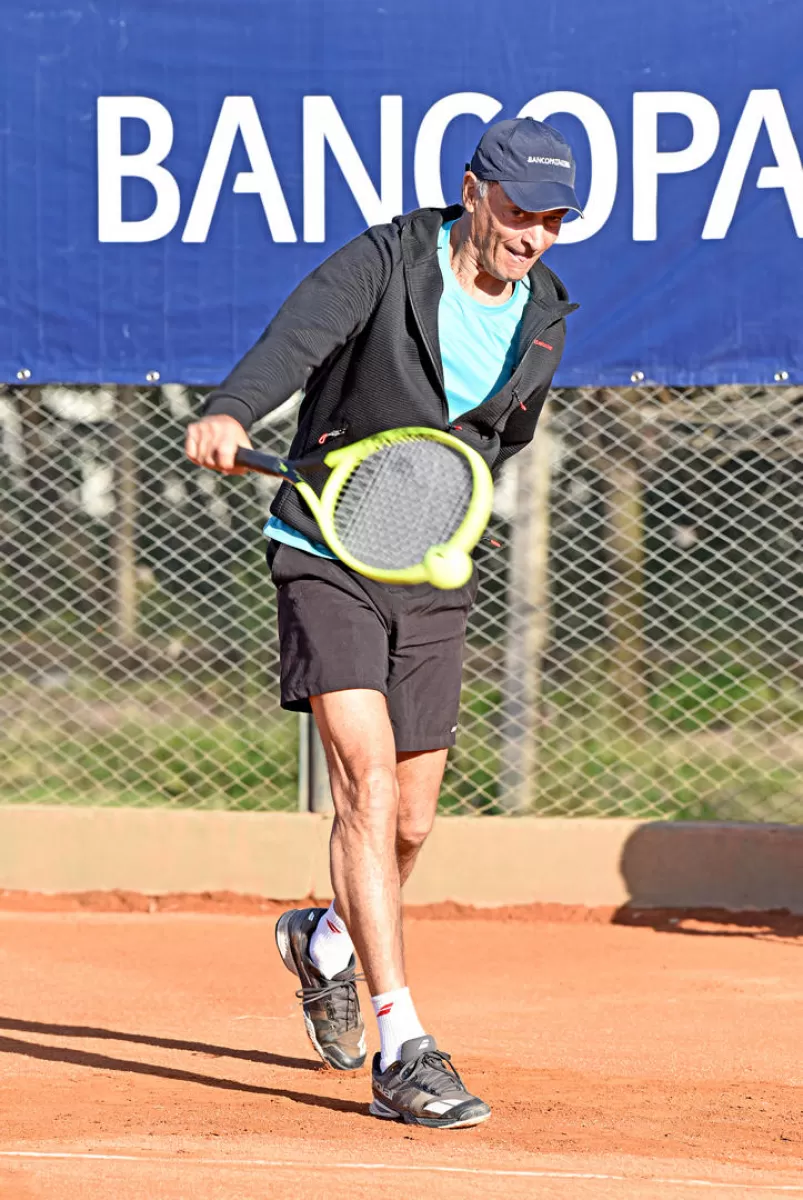 Viajes en colectivo, monstruos de hoy y la mala suerte de “Delpo”