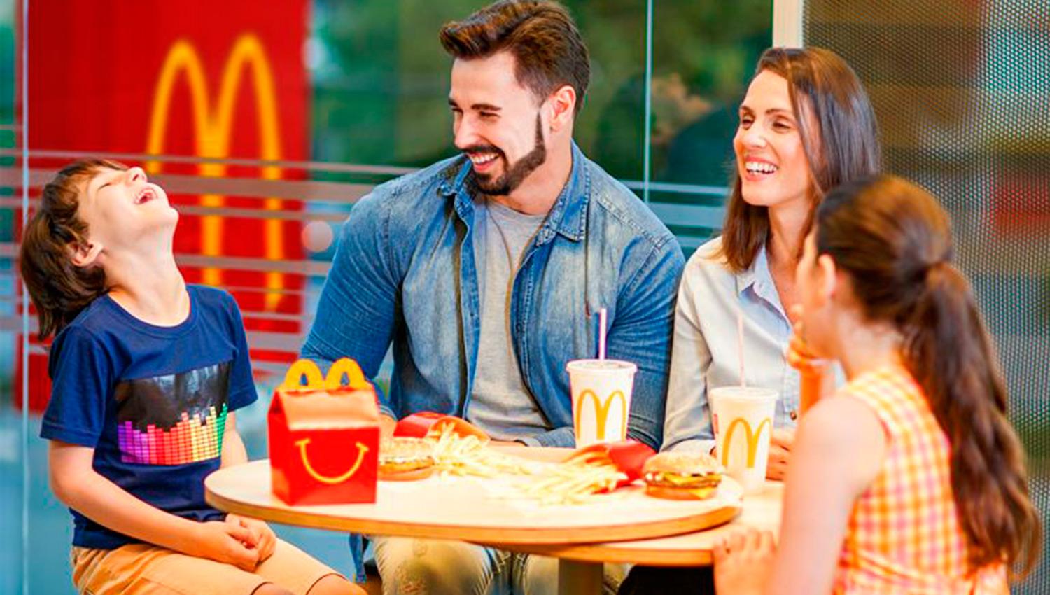 McDonald’s evoluciona su Cajita Feliz para ofrecer opciones más nutritivas