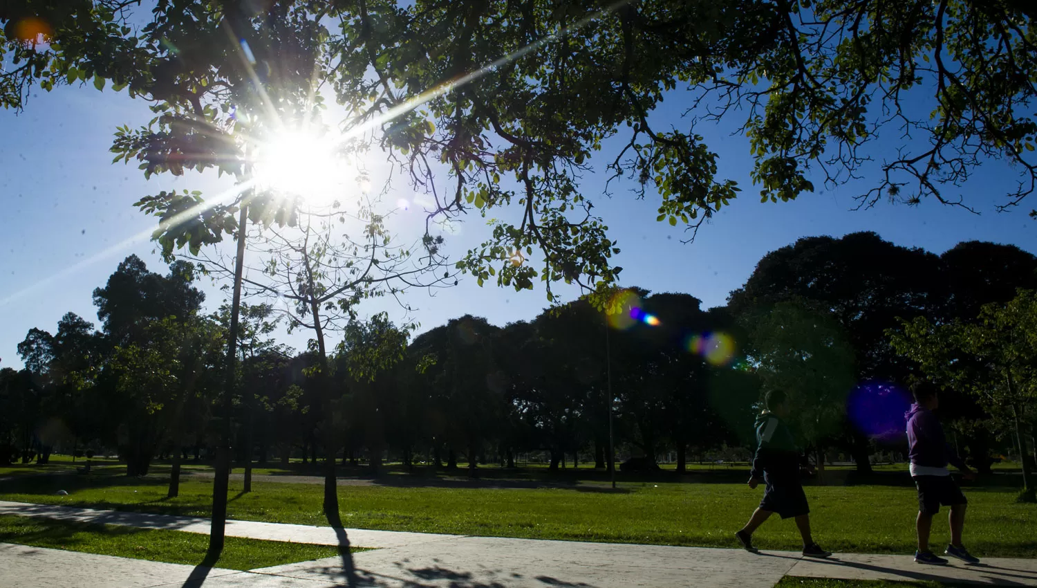 AL SOL. Las próximas dos jornadas invitarán a salir a los espacios verdes de la ciudad.