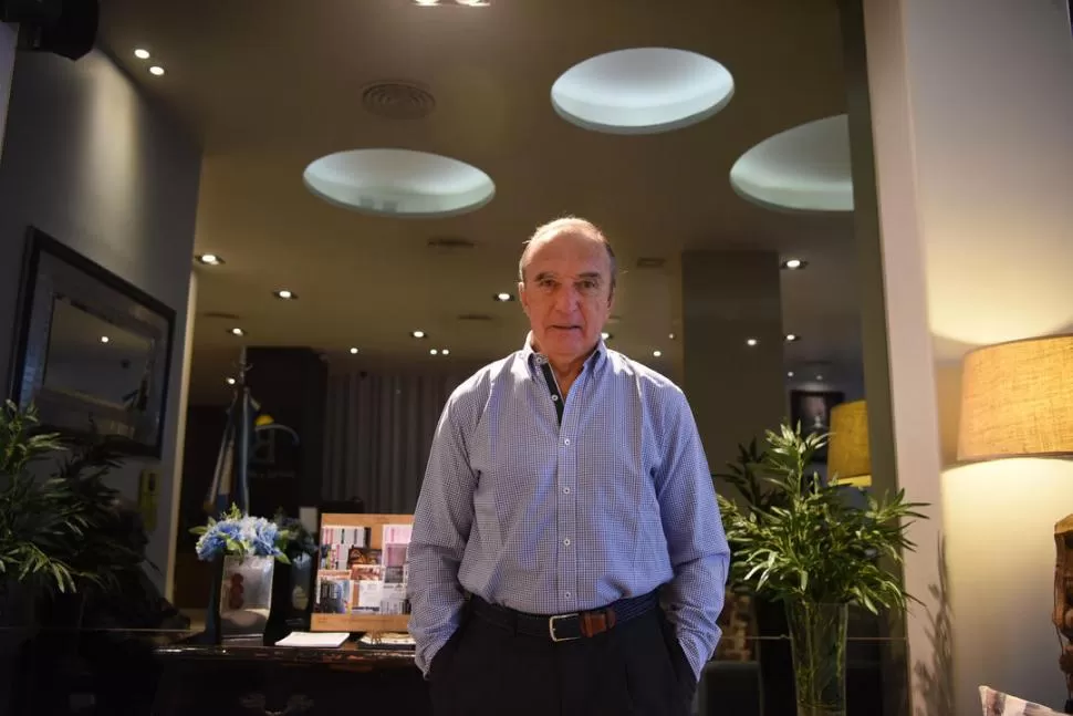 DUEÑO DE SU TIEMPO. “A mi edad, vivo tranquilo y tengo la libertad de elegir adonde voy. Nadie me obliga a nada: lo que hago, lo hago porque quiero”, comenta Hugo. LA GACETA / FOTO DE ANALÍA JARAMILLO.-