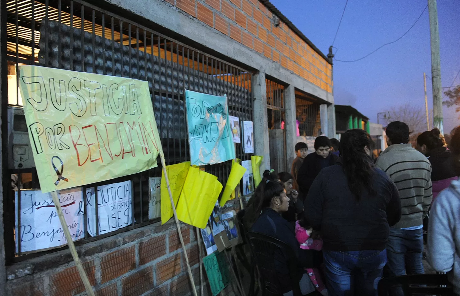 EL VELORIO. La familia le dio el último adiós en su casa de Las Talitas.