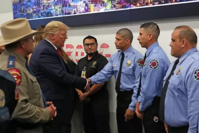 Trump pide opinión a la Asociación del Rifle sobre las armas