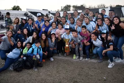 Las chicas de Atlético se quedaron con el clásico y se consagraron tricampeonas