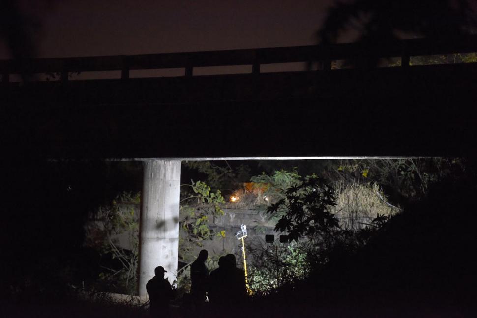 PRUEBAS. El peritaje se extendió hasta ayer a la madrugada. la gaceta / fotos de DIEGO ARAOZ