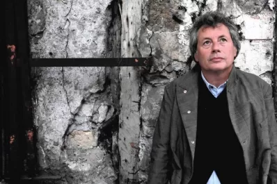 Un viaje reflexivo y provocador por la cultura digital