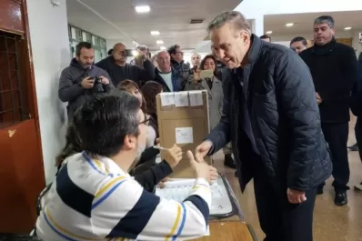 Pichetto: “tal vez habría que hacer menos elecciones”