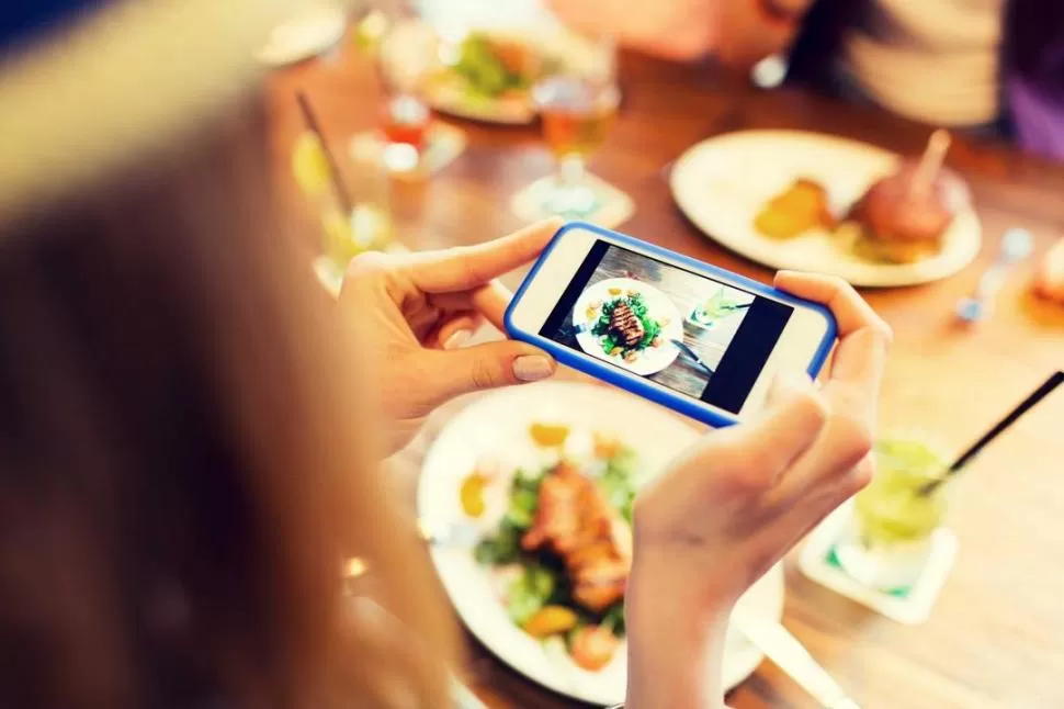 ALIMENTACIÓN SALUDABLE. En las redes sociales hay exceso de tips, imágenes y consejos para comer bien. 