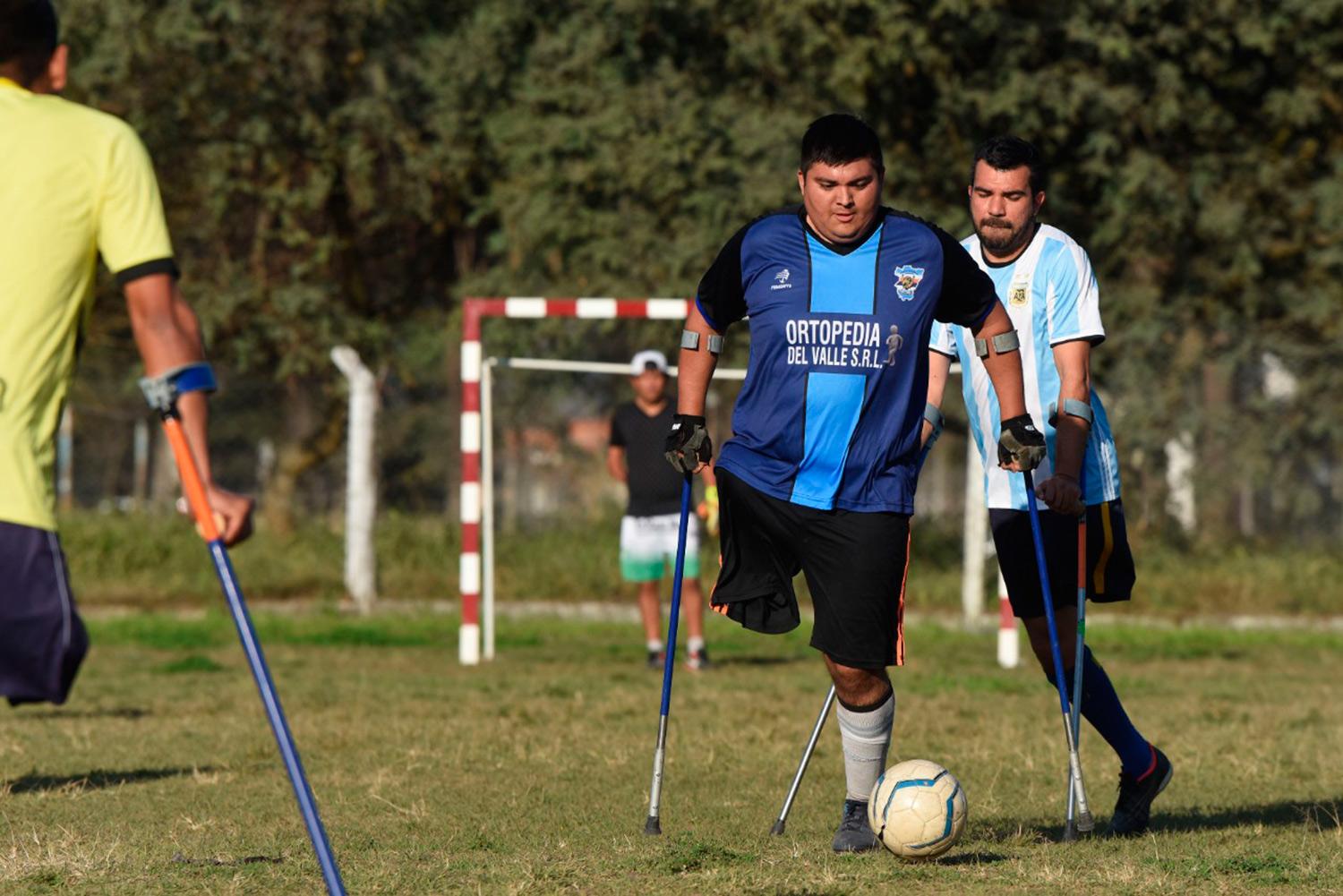 BIEN ALIMENTADOS. De hambre, ninguno morirá, bromean entre los jugadores.