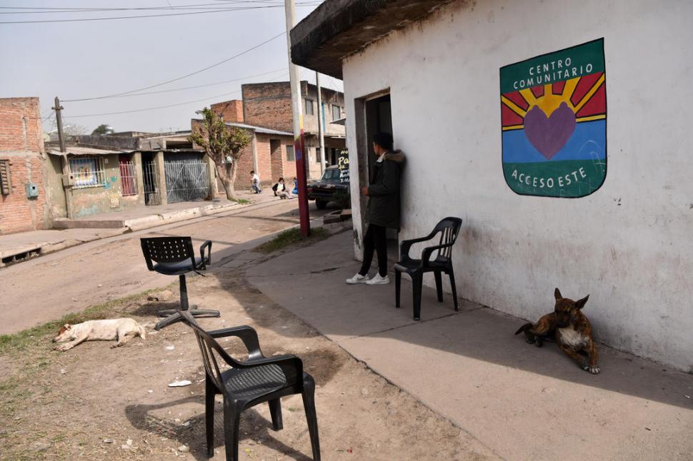 COMEDOR. “Claudio es una persona de bien y muy solidario con todo el barrio. Él no fue el que hizo esto”, dijeron. la gaceta / fotos de inés quinteros orio