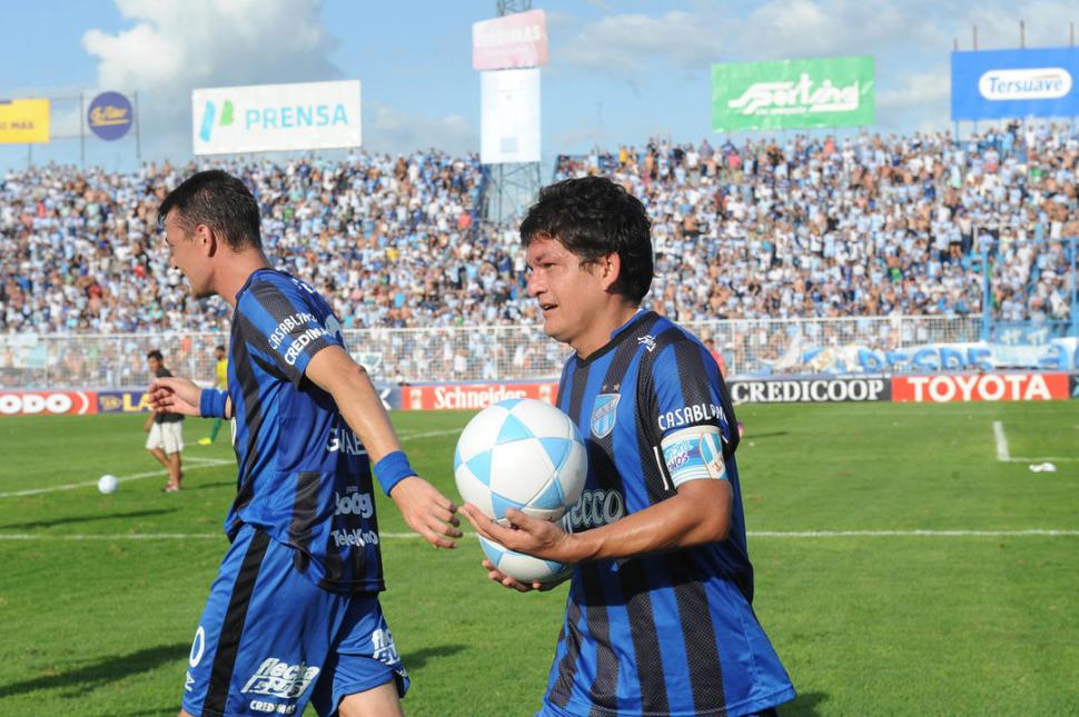 INOLVIDABLE. El 17 de abril de 2016, ante Defensa y Justicia, anotó su gol 100 con la casaca de Atlético.  la gaceta / foto de DIEGO ARAOZ