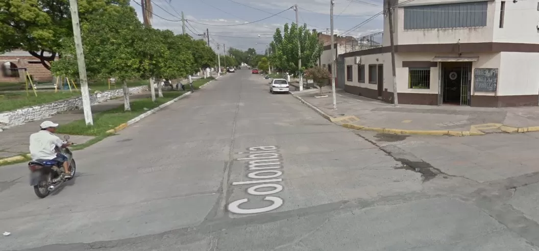 Amenazó con un cuchillo a un taxista y le robó el vehículo