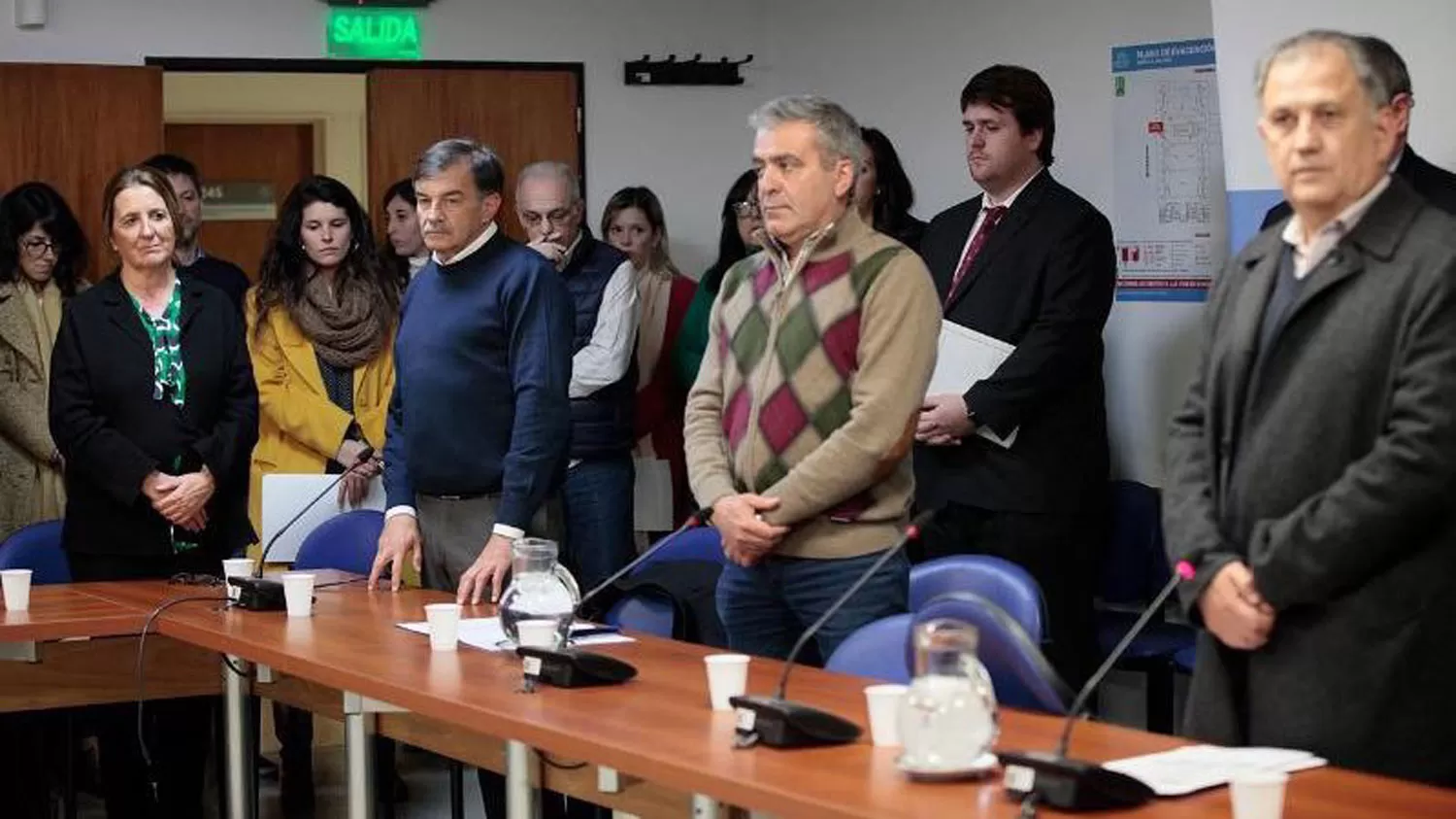 MINUTO DE SILENCIO. Cano, nuevo presidente de la comisión de Transporte de la Cámara baja, recordó a Olivares. FOTO DE @JCANOOK