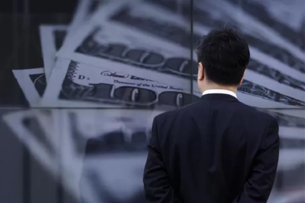 Incontenible: el dólar subió a $ 65 en los bancos online