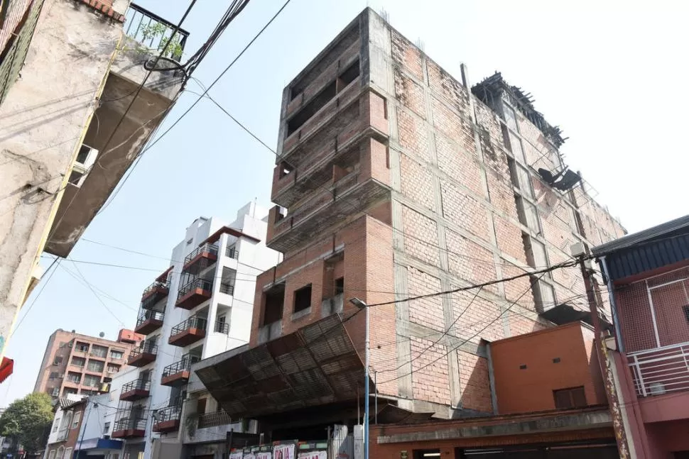 EN MENDOZA 45. El juez precisó que iba a liquidar los activos dentro de los límites del contrato del edificio.  la gaceta / foto de Analía Jaramillo