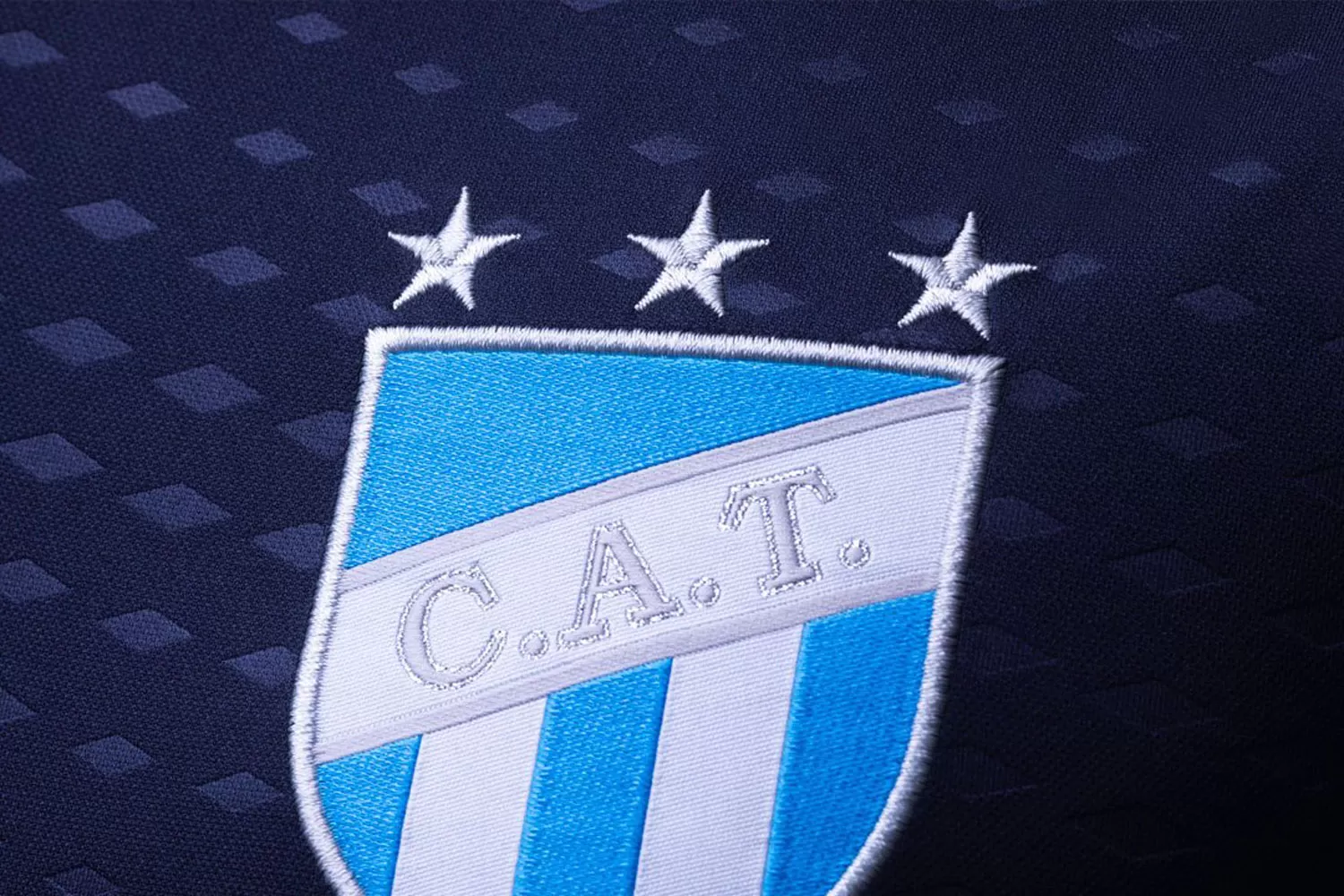 Atlético estará de estreno ante Arsenal, el domingo: presenta nueva camiseta