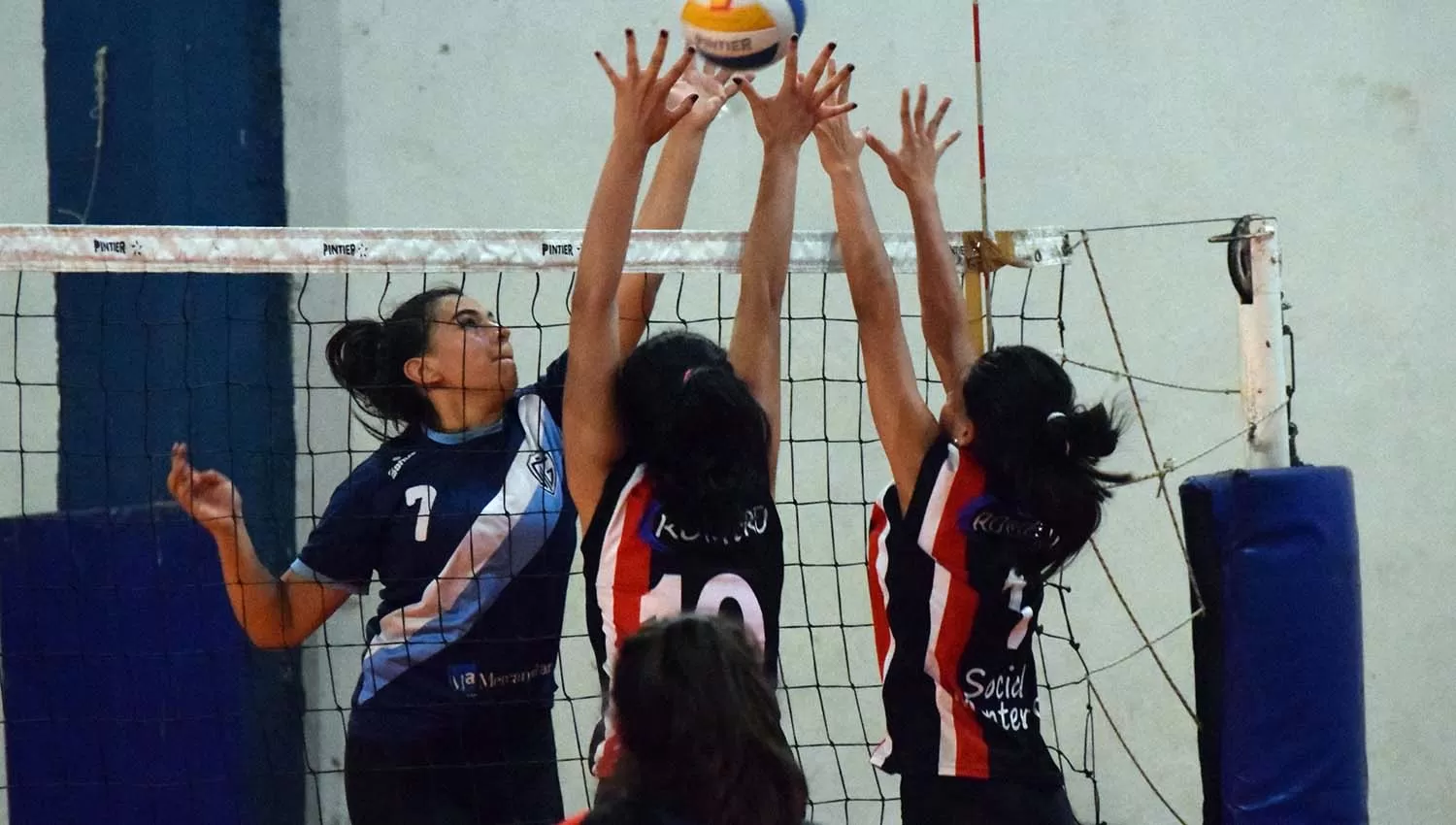 Las chicas de Social Monteros y Tucumán de Gimnasia buscarán clasificarse a la Copa Argentina de Clubes. (FOTO PRENSA FTV)