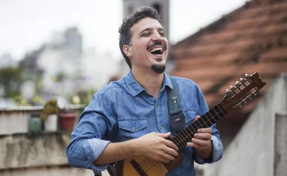 PATRICIO SULLIVAN. El músico es un referente nacional del charango. 