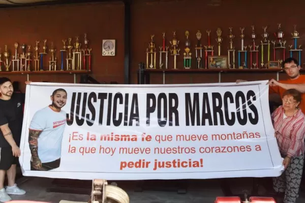 La bicicleta blanca pide más respeto y memoria