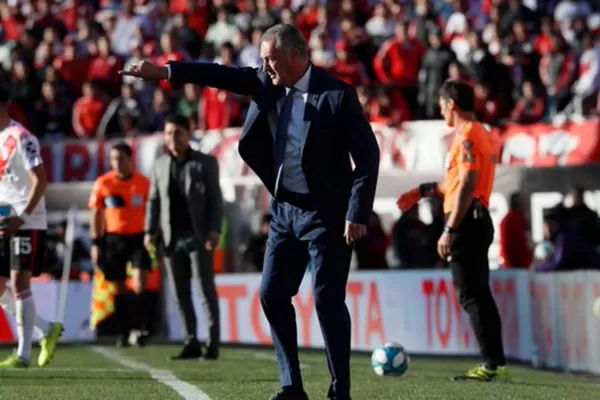 Alfaro sobre la exclusión de Tevez en el 11 titular: son decisiones tácticas