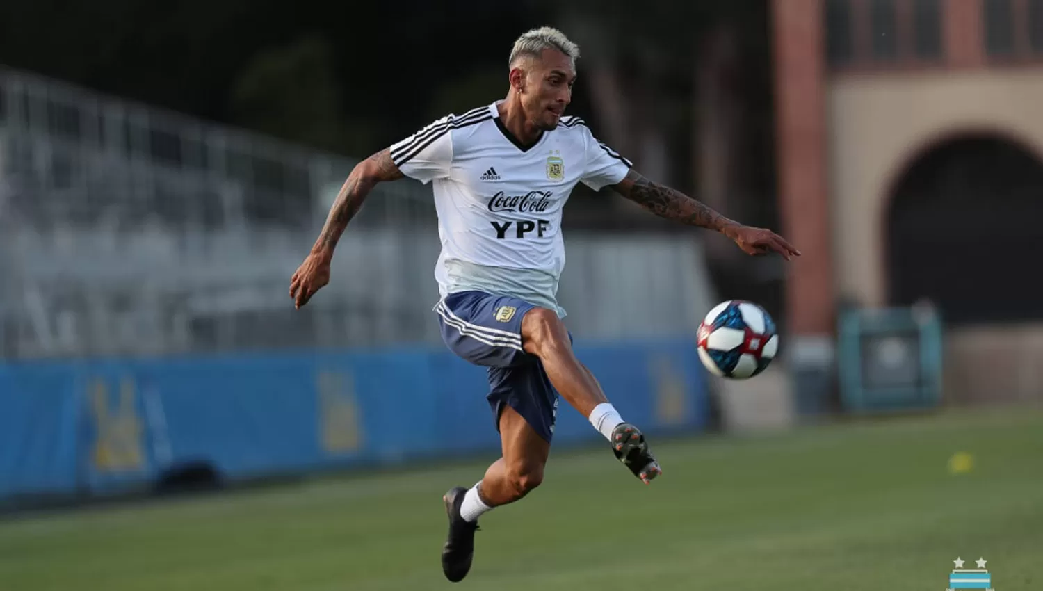 El tucumano Roberto Pereyra, en el entrenamiento de la Selección en Los Ángeles. (FOTO TOMADA DE TWITTER @ARGENTINA)