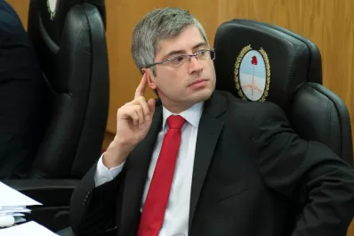 Canelada afirma que hay vocales de la Corte que siguen afiliados al PJ