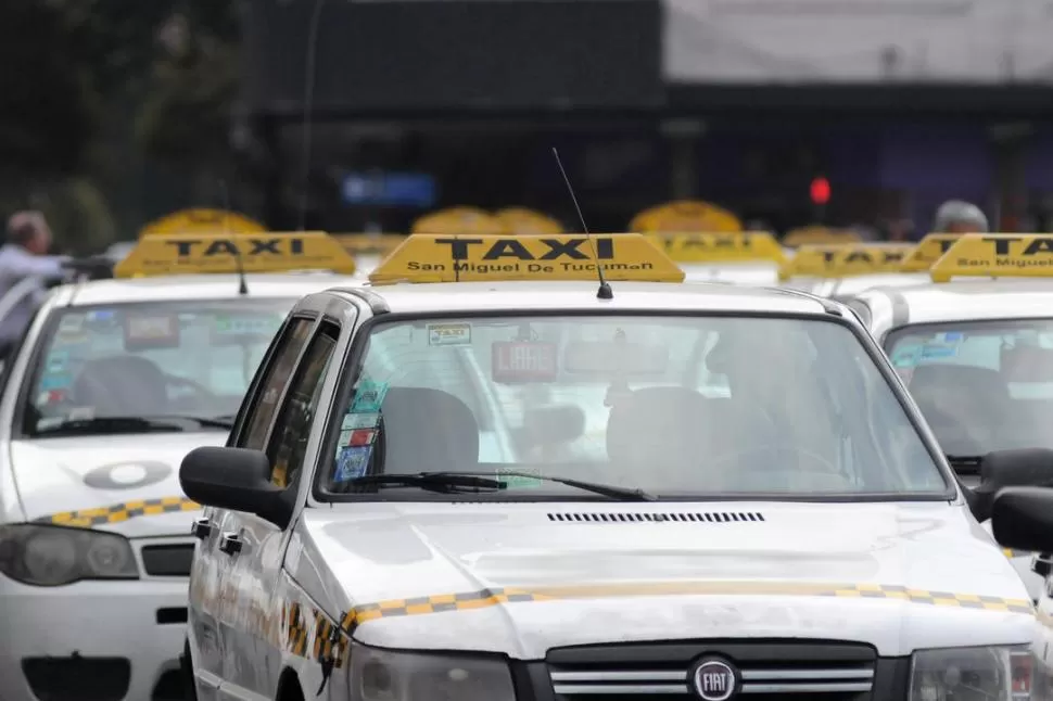 UNA SITUACIÓN CONFLICTIVA E INQUIETANTE. La ola de inseguridad contra los choferes de taxi no cesa en la provincia, aseguraron en el sector. la gaceta / foto de Analía Jaramillo