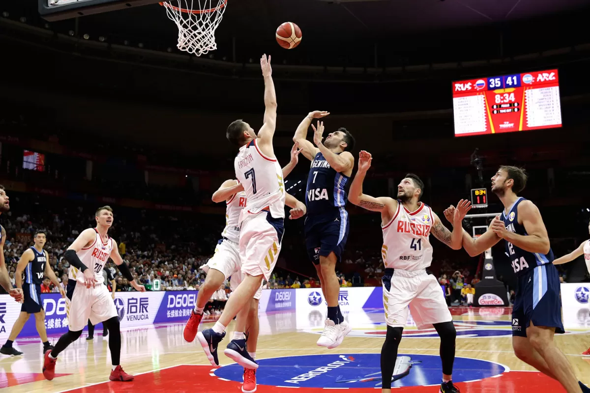 BUENA MANO. Facundo Campazzo lideró el “Alma” hacia su tercer triunfo en línea. REUTERS