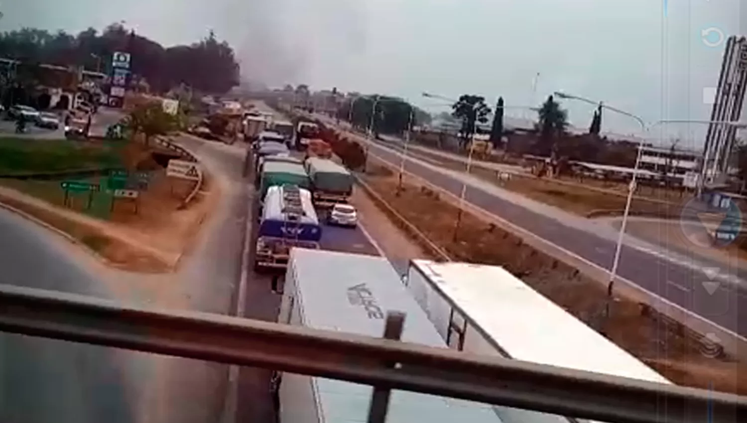 Un corte en la ruta 9 demora a los hinchas “Decanos” para viajar a Salta