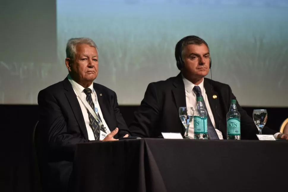 INAUGURACIÓN. Autrey ponderó la organización del Congreso y agradeció la hospitalidad al titular de la Sociedad Rural, Sebastián Murga (derecha). la gaceta / foto de inés quinteros orio 