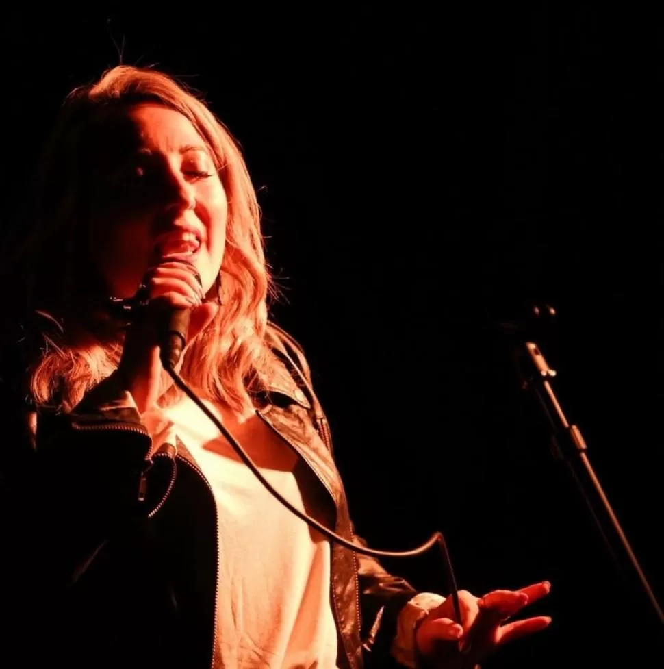 DIFÍCIL SELECCIÓN. Los temas del Cuchi le traen recuerdos a Otero Mendoza. 