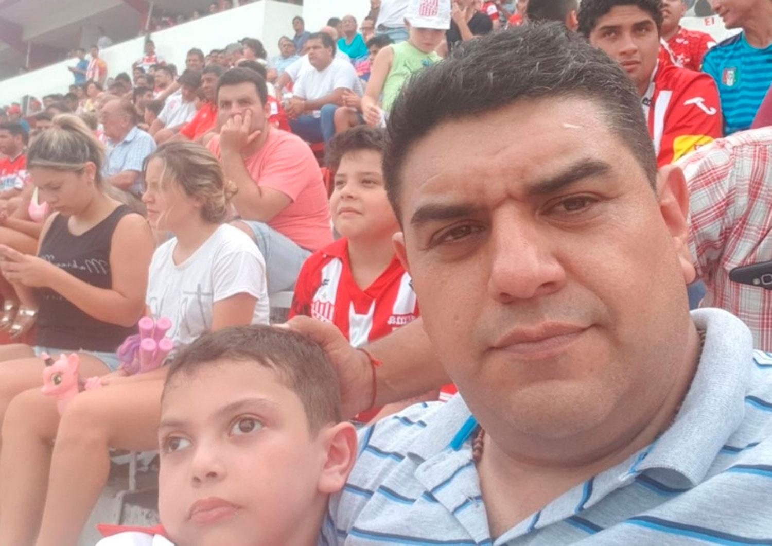 EN LA CANCHA. Benja es de San Martín y va con su papá a cada partido.