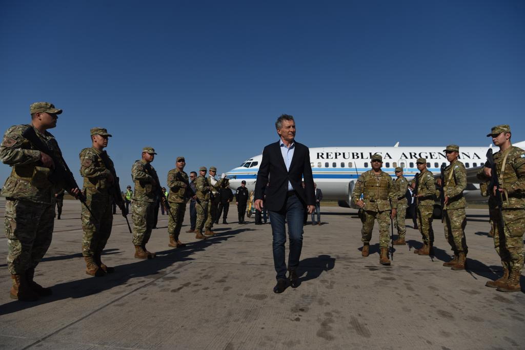 Macri fue recibido en Tucumán por militantes de Cambiemos