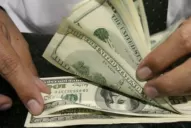 Un martes negro azotó a la Bolsa; el dólar cerró estable