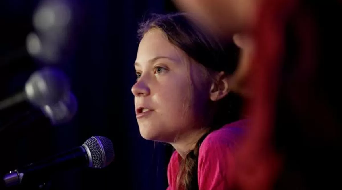 Trump se burla de su enojo; ella responde con ironía