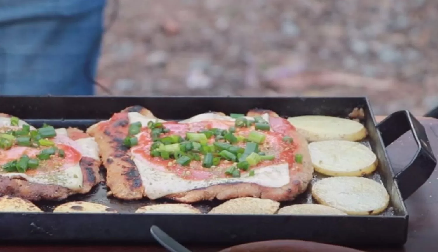 Cocinando con Maxi - Milanesa a la napolitana a la chapa