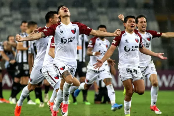 Superliga: Argentinos visita a Colón con la ilusión de alcanzar a Boca en la punta