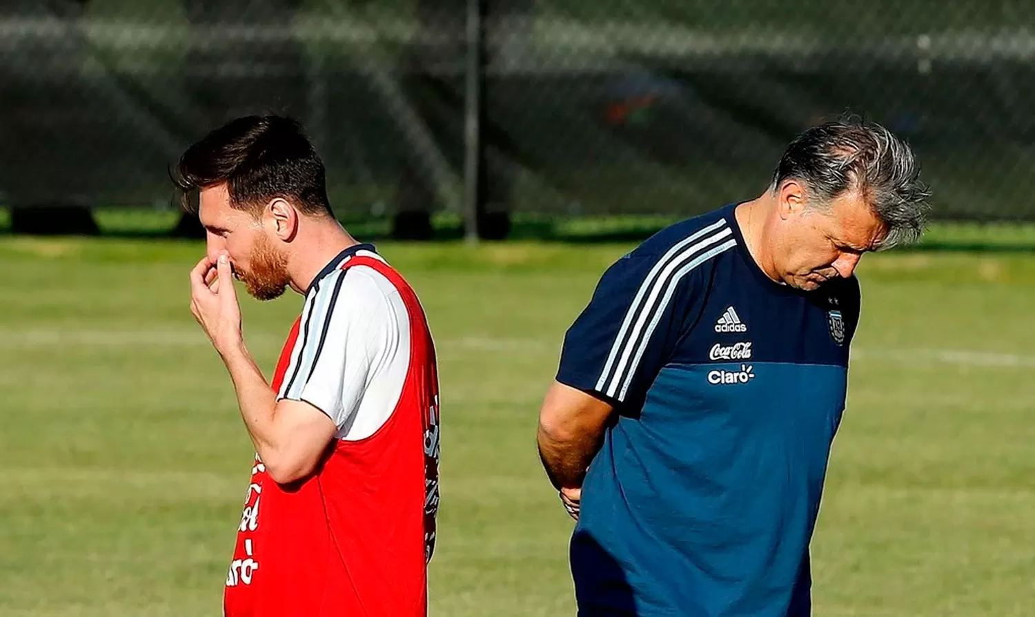 MESSI Y MARTINO. Durante los entrenamientos de la Selección, cuando el Tata era DT.