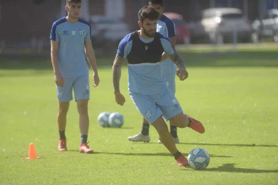 EN SOLEDAD. Toledo es el único jugador de Atlético con más de un gol en la temporada. Ambos los hizo en la Copa Argentina y espera repetir en la Superliga.  la gaceta / foto de franco vera