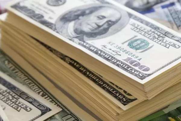 Se acercan las elecciones y el dólar continúa con su tendencia alcista