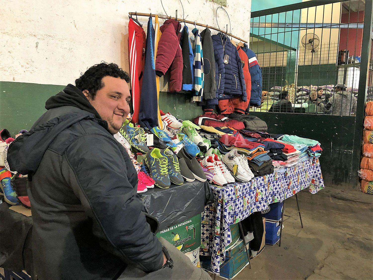 GENIO. El único día de la semana que el puesto de Los Manzanita está cerrado es el domingo. 