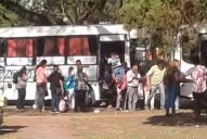 Más de 15 colectivos movilizaron a militantes macristas al acto en la plaza