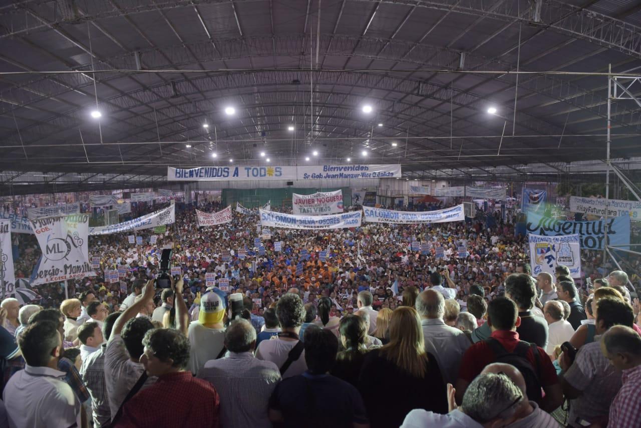 El Polideportivo de Aguilares fue la sede del multitudinario acto peronista.