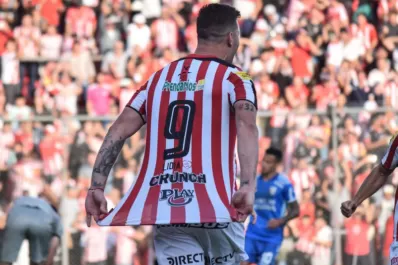 San Martín goleó a Rafaela y se subió a lo más alto de la tabla