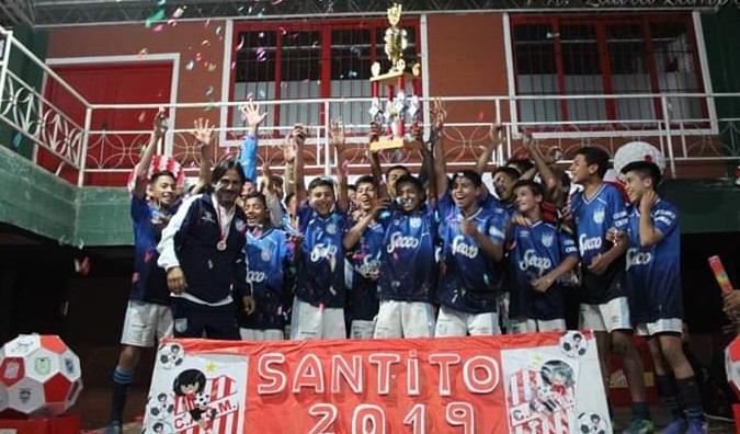 El festejo del plantel decano, que dirige Ariel Vallejo.