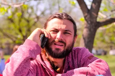 Grabois y Catalano fueron agredidos al aterrizar en Bolivia