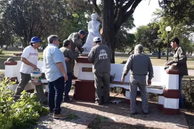 A 15 meses del robo, la estatua Meditación volvió a su lugar